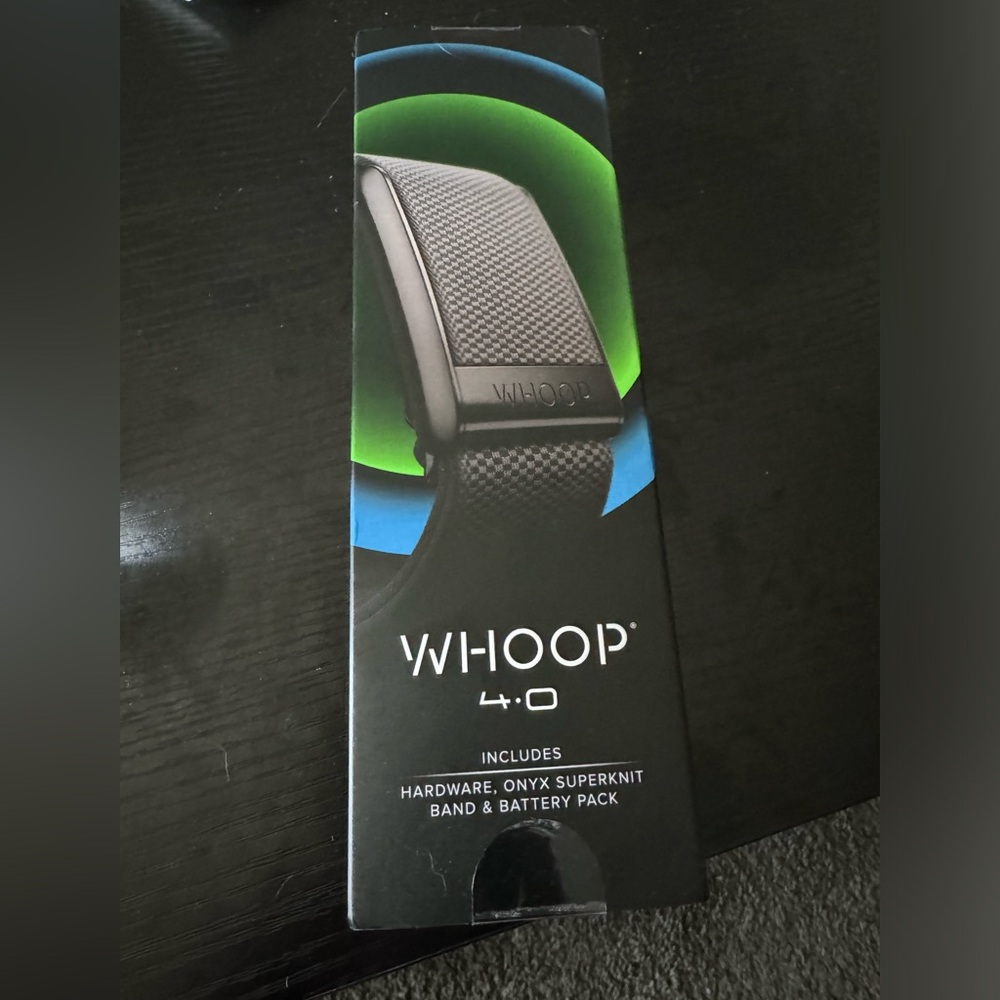 Selling Whoop band 4.0 w/ 1 year membership included